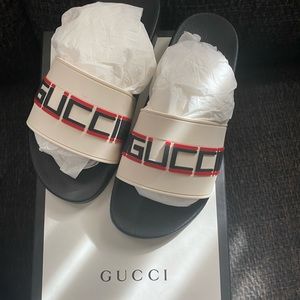 Men’s Gucci slides like new size 6